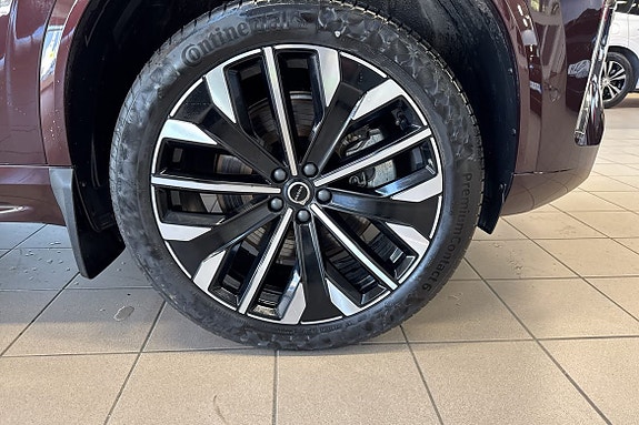 Volvo XC90 10 of 23