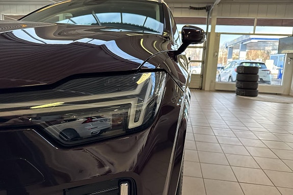 Volvo XC90 14 of 23