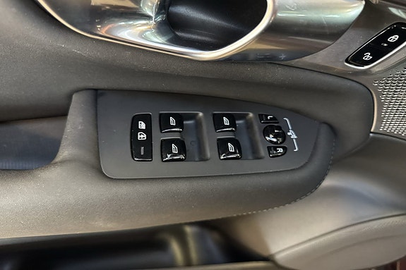 Volvo XC90 21 of 23