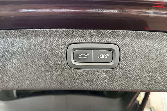 Volvo XC90 17 of 23