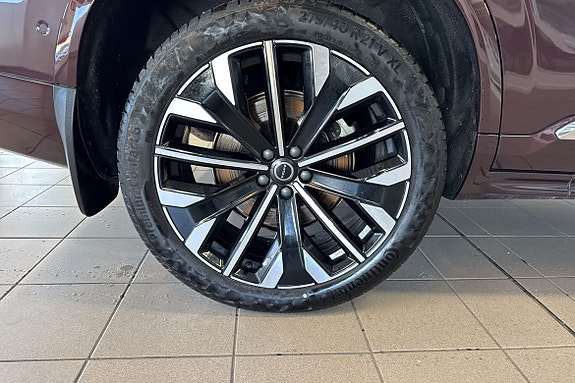 Volvo XC90 9 of 23