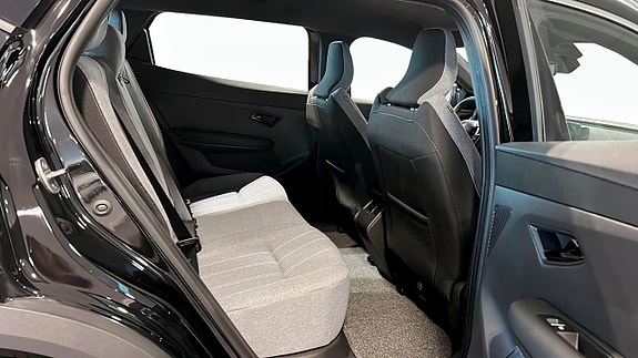Renault Scenic E-Tech 9 of 18