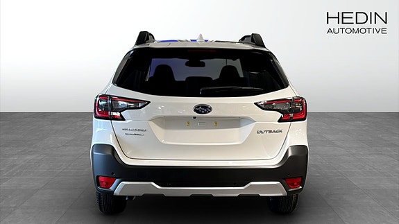 Subaru Outback 7 of 12