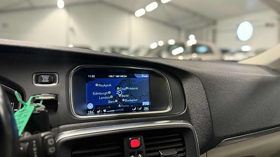 Volvo V40 19 of 25