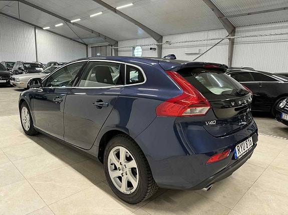 Volvo V40 9 of 25