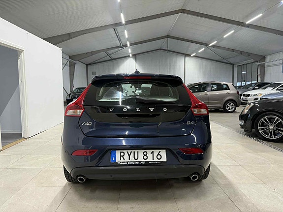 Volvo V40 8 of 25