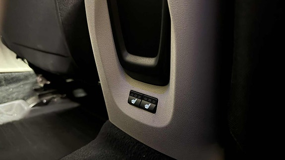 Volvo V40 25 of 25