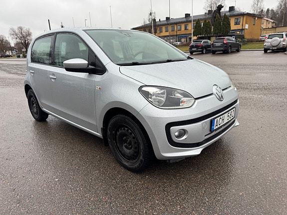 Volkswagen UP! 3 of 5