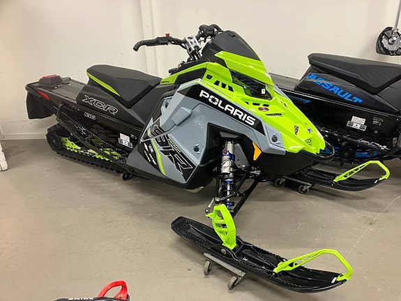 Polaris INDY XCR 9R