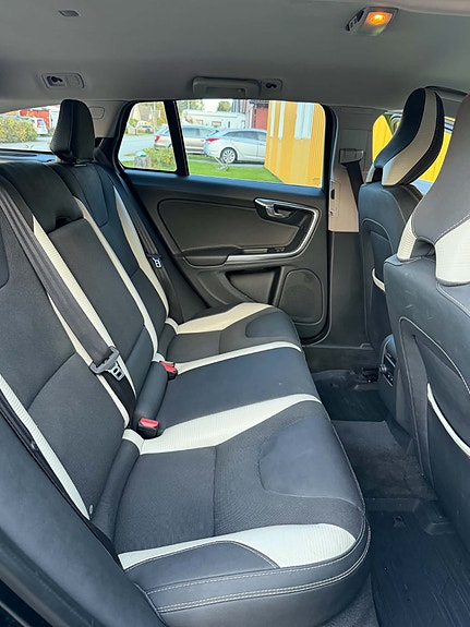 Volvo V60 7 of 10