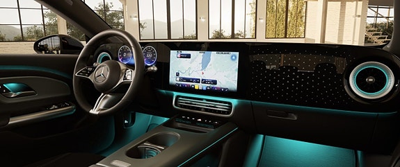 Mercedes-Benz CLA350 3 of 4