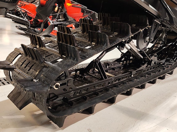 Ski-Doo Summit X 154 850 E-tec 5 of 5