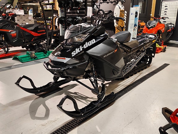 Ski-Doo Summit X 154 850 E-tec 2 of 5