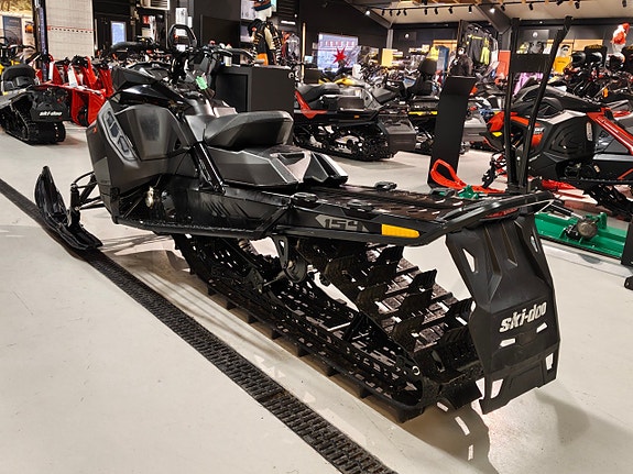 Ski-Doo Summit X 154 850 E-tec 3 of 5