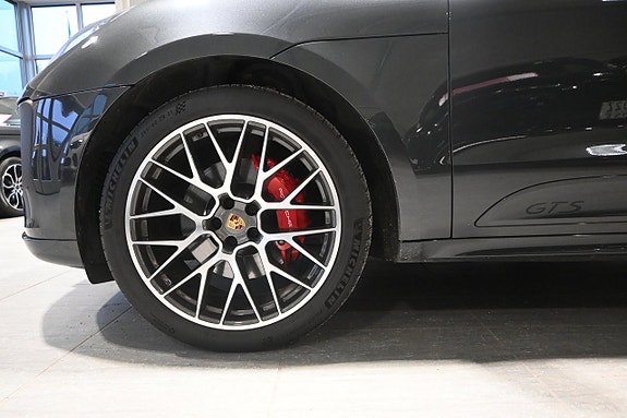 Porsche Macan GTS 6 of 30