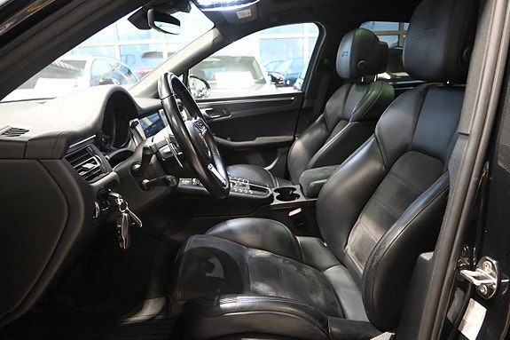 Porsche Macan GTS 9 of 30