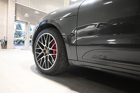 Porsche Macan GTS 7 of 30