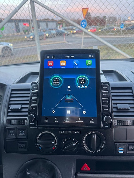 Volkswagen Caravelle 15 of 15