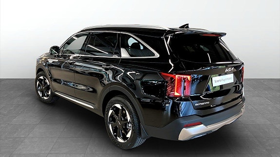 Kia Sorento 3 of 5