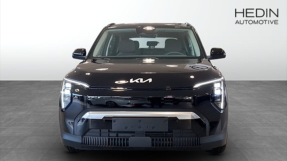 Kia EV3 8 of 9