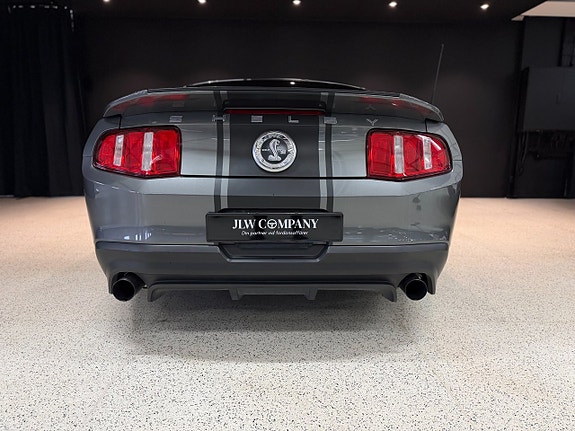 Ford Mustang 10 of 21