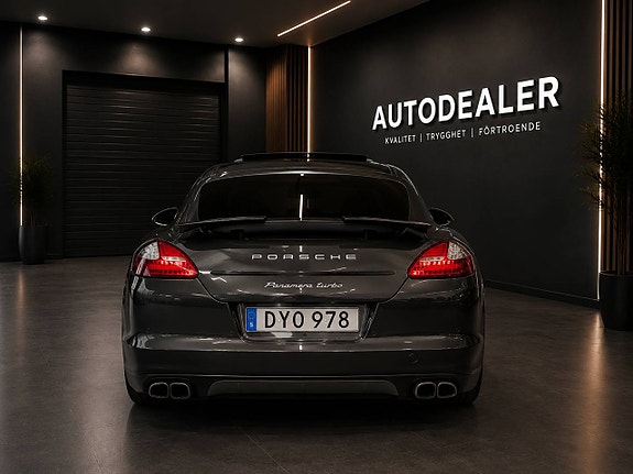 Porsche Panamera Turbo 4 of 5