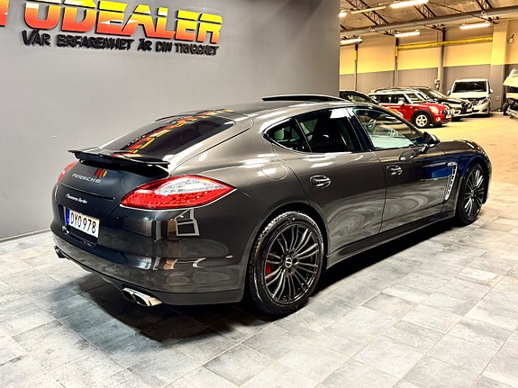 Porsche Panamera Turbo 3 of 5
