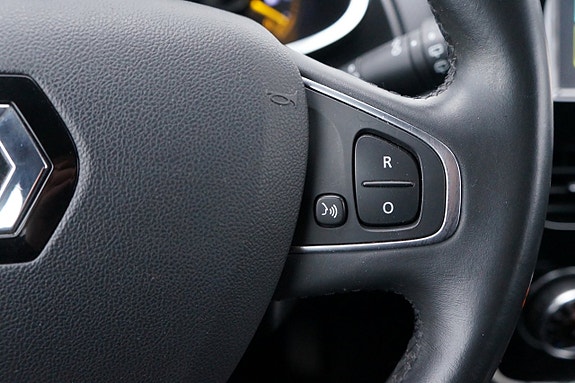 Renault Clio 14 of 17