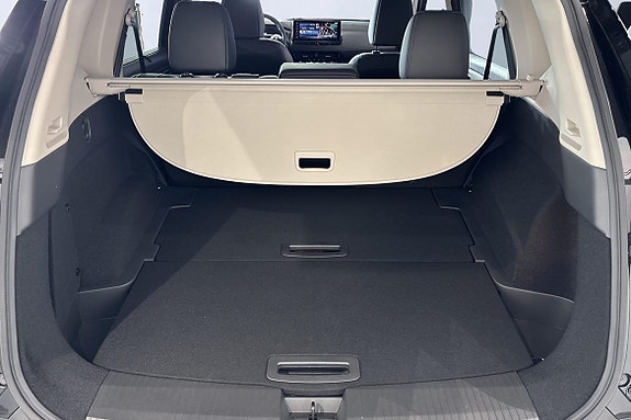 Nissan X-Trail 9 of 18