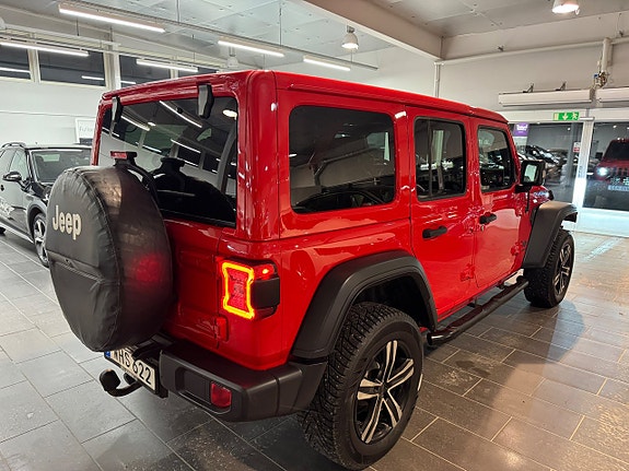 Jeep Wrangler Unlimited 5 of 13