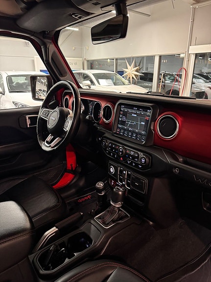 Jeep Wrangler Unlimited 7 of 13
