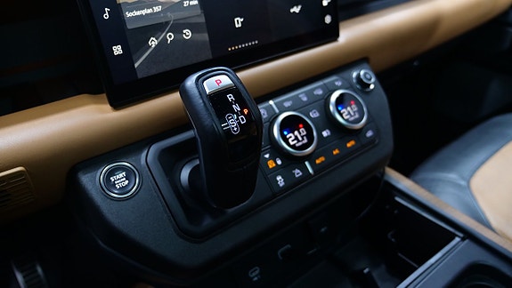 Land Rover Defender 130 20 of 24