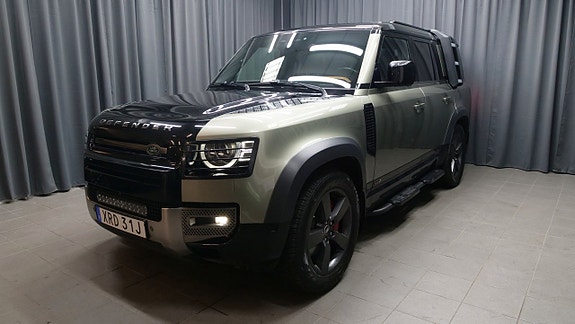Land Rover Defender 130 5 of 5