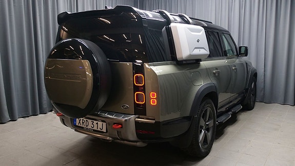 Land Rover Defender 130 7 of 24