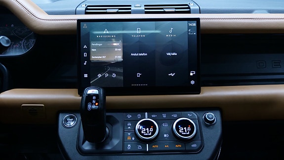 Land Rover Defender 130 19 of 24