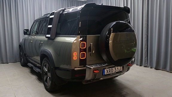 Land Rover Defender 130 6 of 24