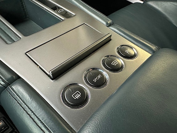 Aston Martin DB9 15 of 21