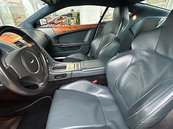 Aston Martin DB9 7 of 21