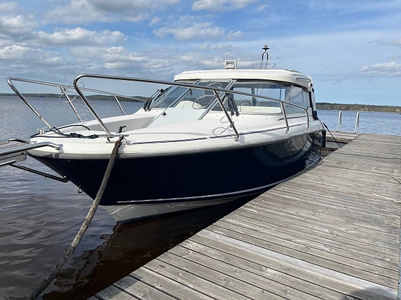 AQUADOR 22 HT MED MERCRUISER 4.3 MPI - 2003