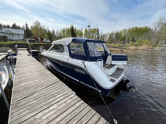 AQUADOR 22 HT MED MERCRUISER 4.3 MPI - 2003 2 of 12