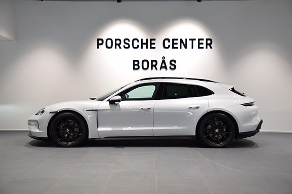 Porsche Taycan Sport Turismo 3 of 5