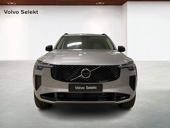 Volvo XC90 8 of 14