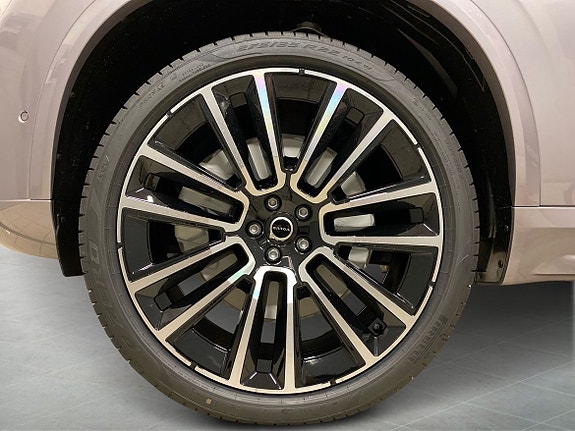 Volvo XC90 9 of 14