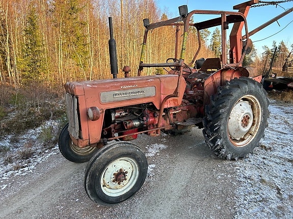 Traktor McCormick International B414 Diesel