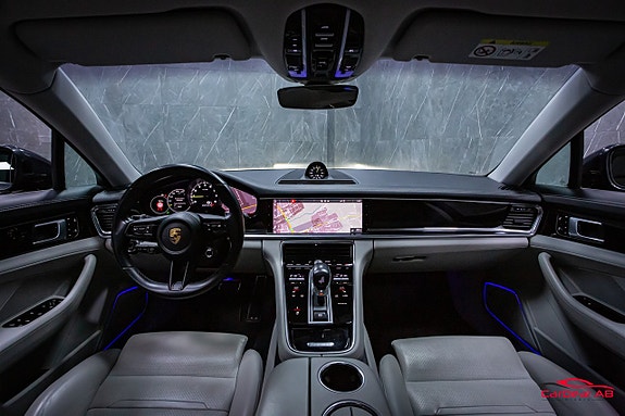 Porsche Panamera 4 13 of 30