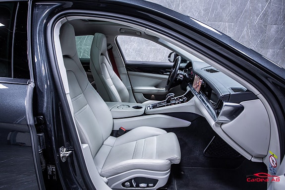 Porsche Panamera 4 16 of 30