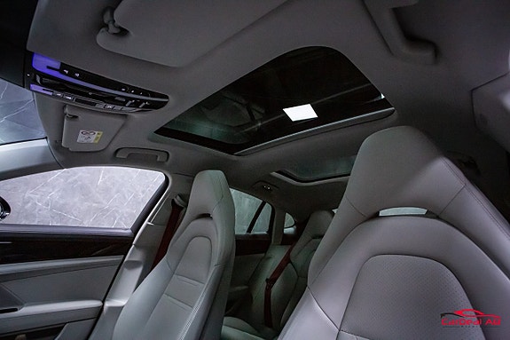 Porsche Panamera 4 21 of 30