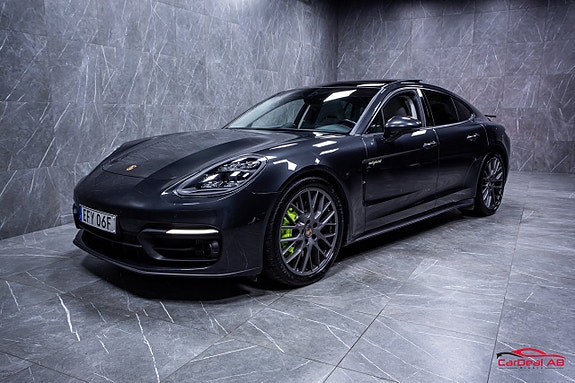 Porsche Panamera 4 3 of 5