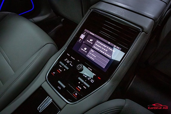 Porsche Panamera 4 18 of 30