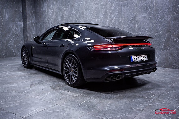 Porsche Panamera 4 5 of 5
